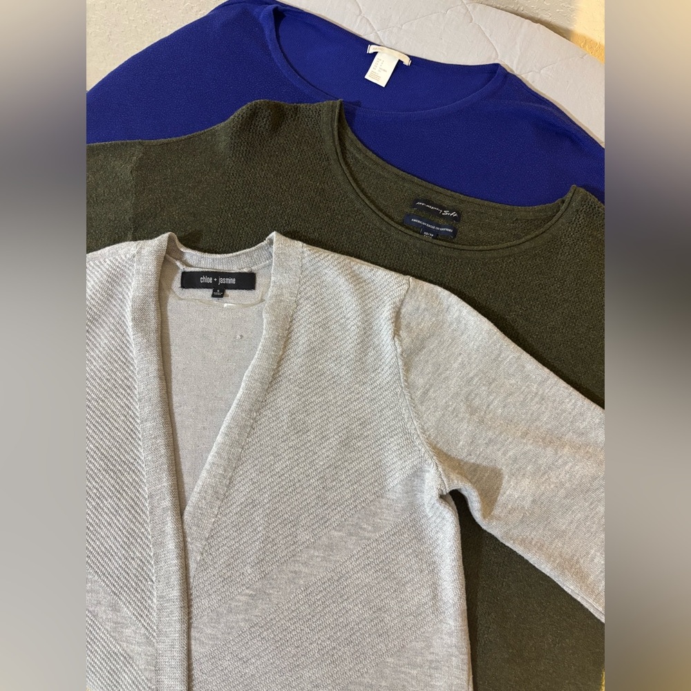 LOT of 3 oversized sweaters, size XS/S